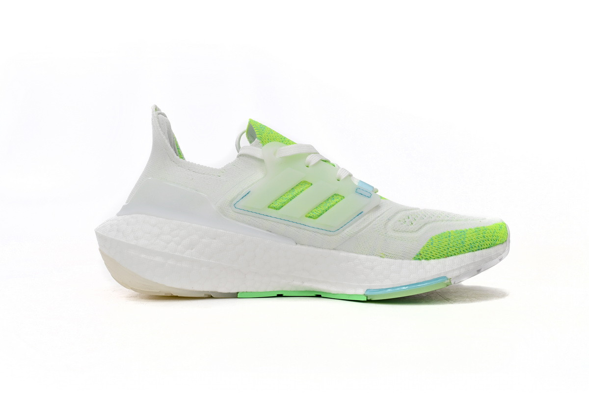 Tênis Adidas UltraBoost 22 - Branco e Verde - Feminino