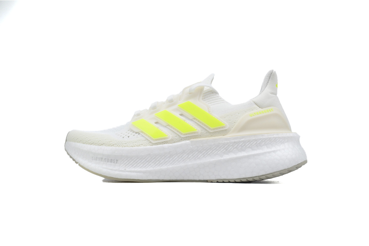 Tênis Adidas Ultraboost 5x - Branco e Verde Claro - Feminino 